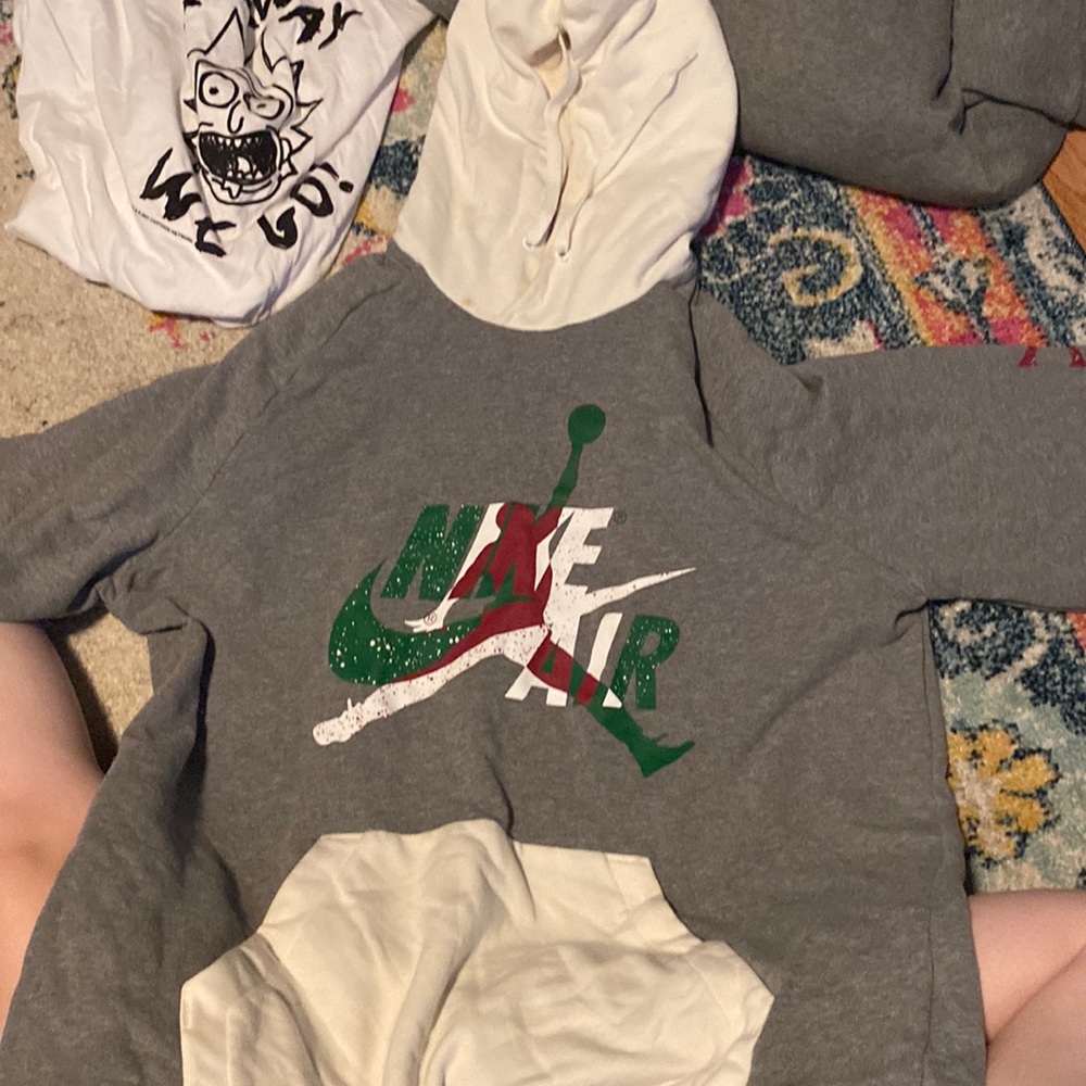 Men’s sweatshirt